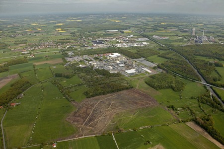 August 2005: Die gerodete Baufläche aus der Luft